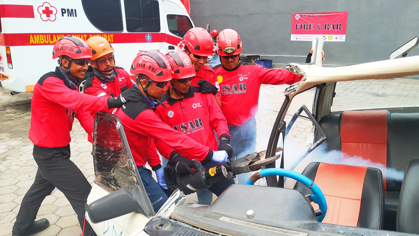 first aid accident kecelakaan diklat PMI PMR KSR relawan bengkulu korps Red Cross Indonesia website